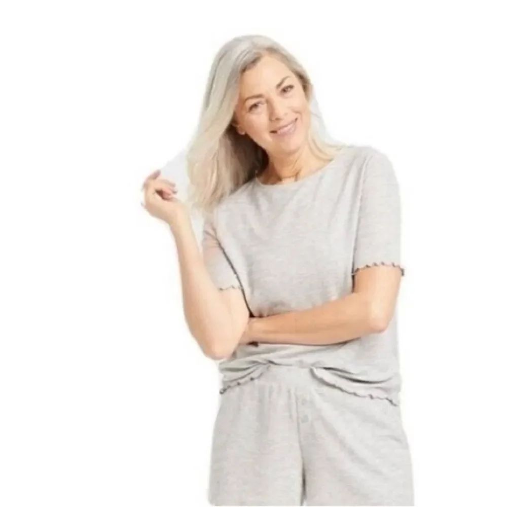 Stars Above Women's Textured
Knit Heather Gray Pajama top